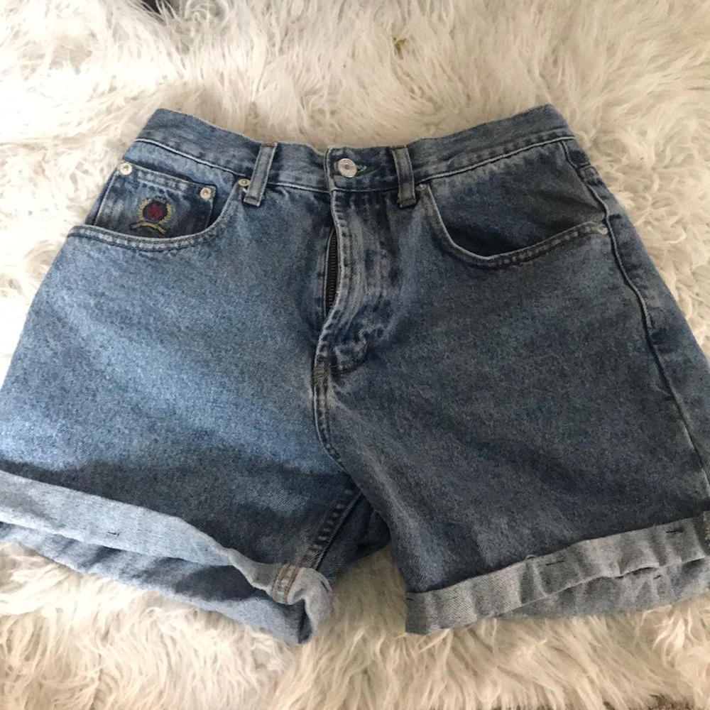 ‼️Vintage high waisted TOMMY HILFIGER shorts ‼️